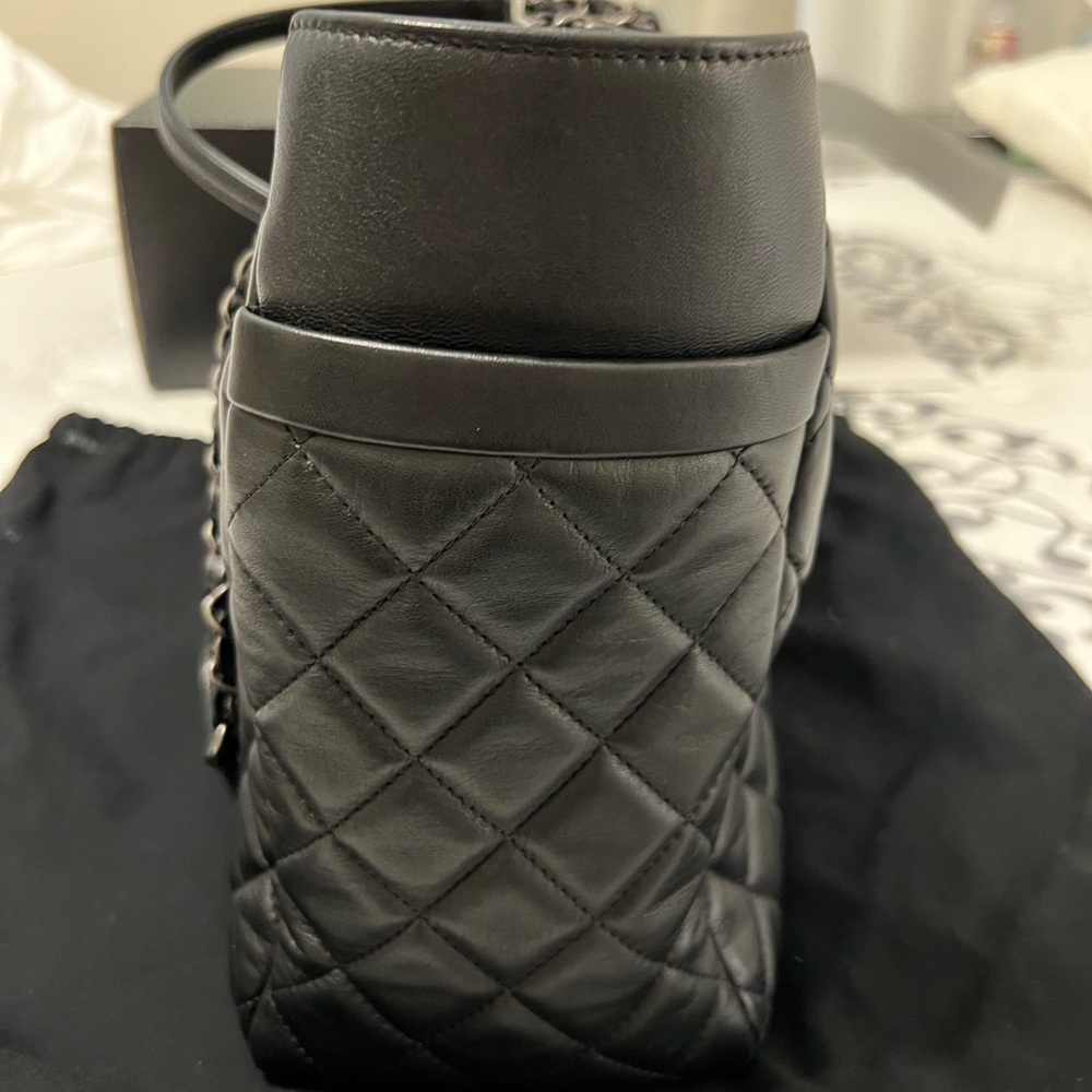 Chanel shoulder handbag with zipper - Picture 4 of 16